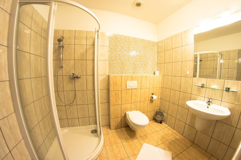 Wellness Hotel Hukvaldy Polopenze A Wellness V Cene Pribor Екстер'єр фото