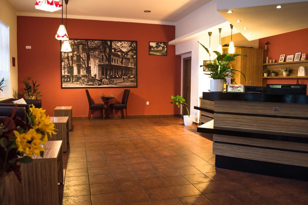 Wellness Hotel Hukvaldy Polopenze A Wellness V Cene Pribor Екстер'єр фото