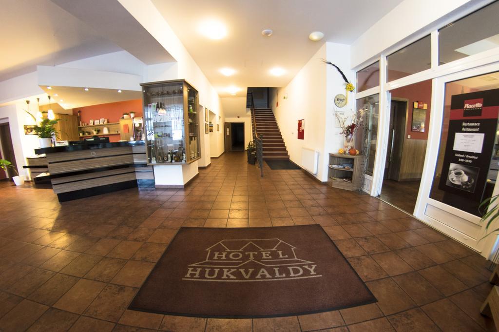 Wellness Hotel Hukvaldy Polopenze A Wellness V Cene Pribor Екстер'єр фото