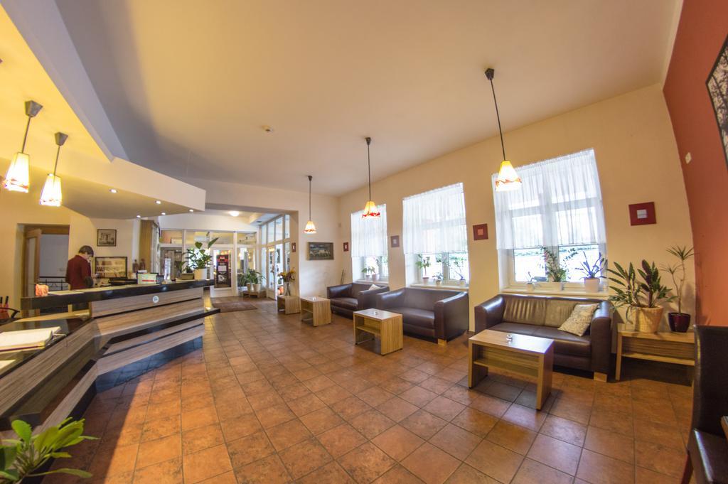 Wellness Hotel Hukvaldy Polopenze A Wellness V Cene Pribor Екстер'єр фото