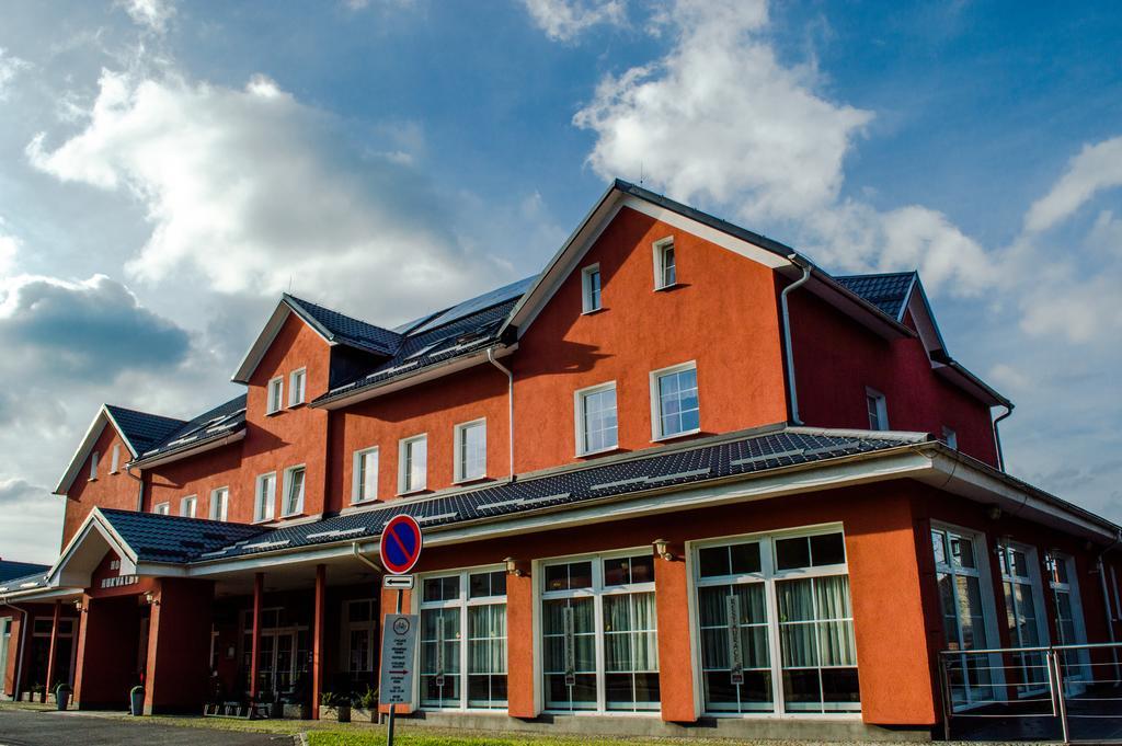 Wellness Hotel Hukvaldy Polopenze A Wellness V Cene Pribor Екстер'єр фото