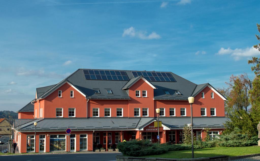 Wellness Hotel Hukvaldy Polopenze A Wellness V Cene Pribor Екстер'єр фото